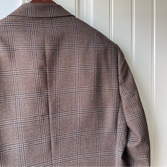 Jos A Bank Plaid Blazer 40R Traveler Collection - Great Condition! - Picture 2 of 9